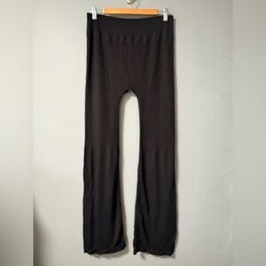 NWT Halara Seamless Modal Blend High Waisted Flared Leggings in Black. Large